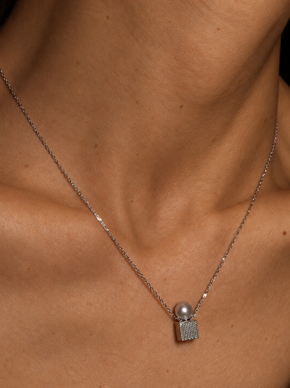 7mm Filigree Cube Shell Pearl Neckalce