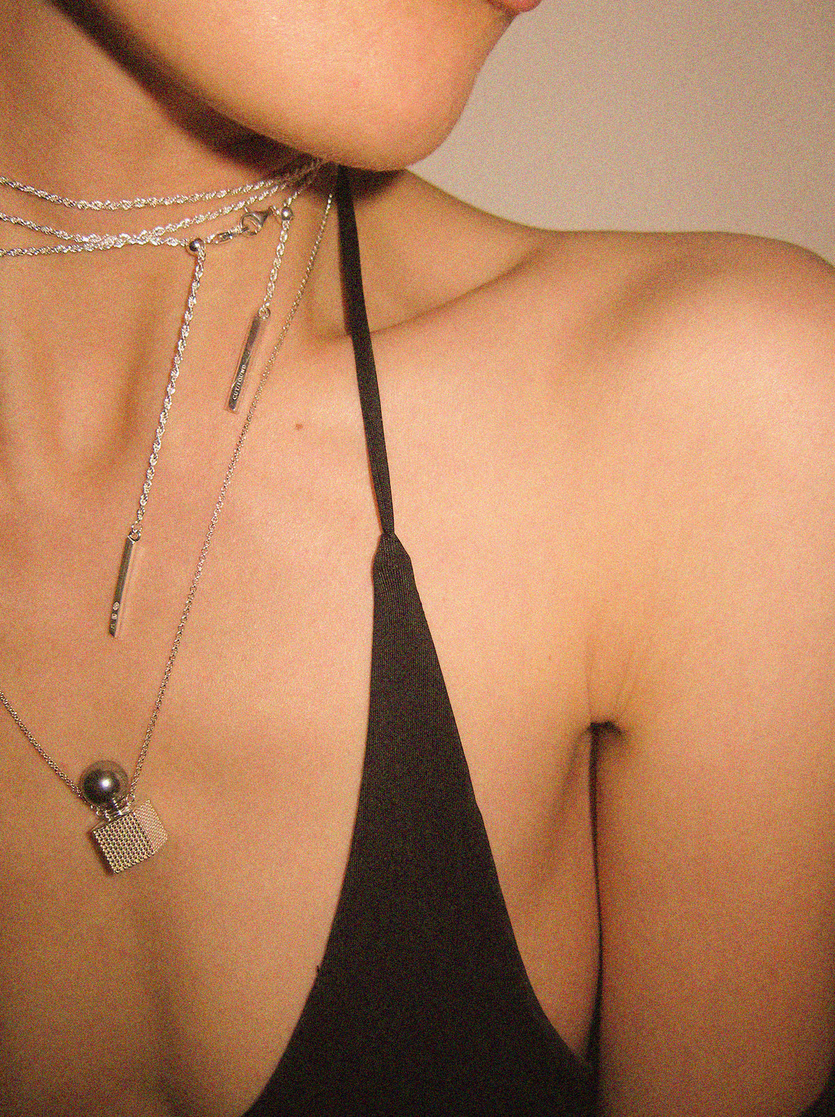 9mm Perfume Flacon Black Shell Pearl Necklace