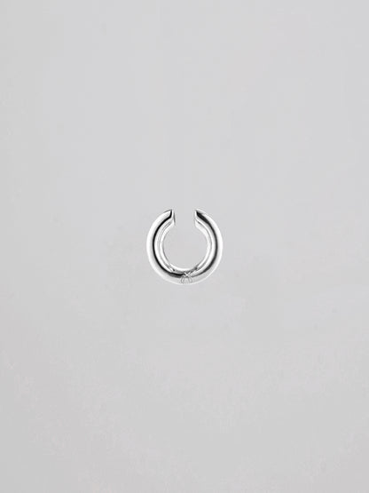 Hallmark Engraved Eyelet Ear Cuff - M